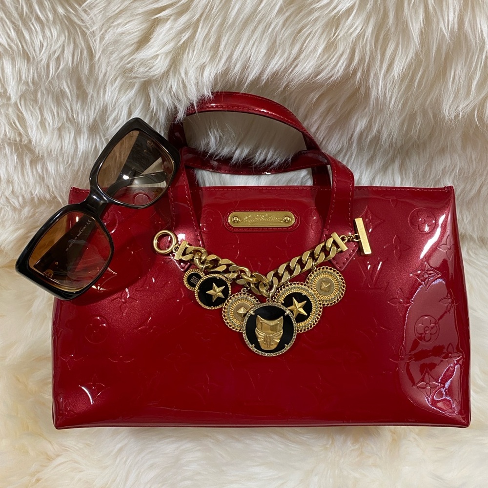 VINTAGE AUTHENTIC "WILSHIRE" VERNIS LOUIS VUITTON in RED (BAG ONLY FOR SALE)